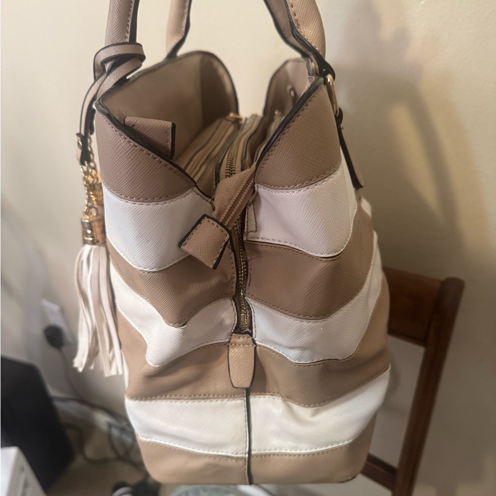 Large bag from SHEIN striped 3 compartment tan/white - Picture 3 of 7